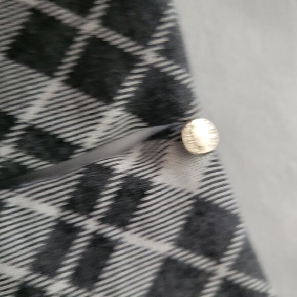 Comfy Casual Tommy Hilfiger Plaid - Picture 6 of 7